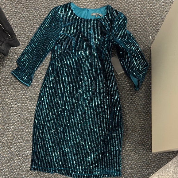Julia Jordan sequin velvet dress size 4 // 051728 - Picture 1 of 2